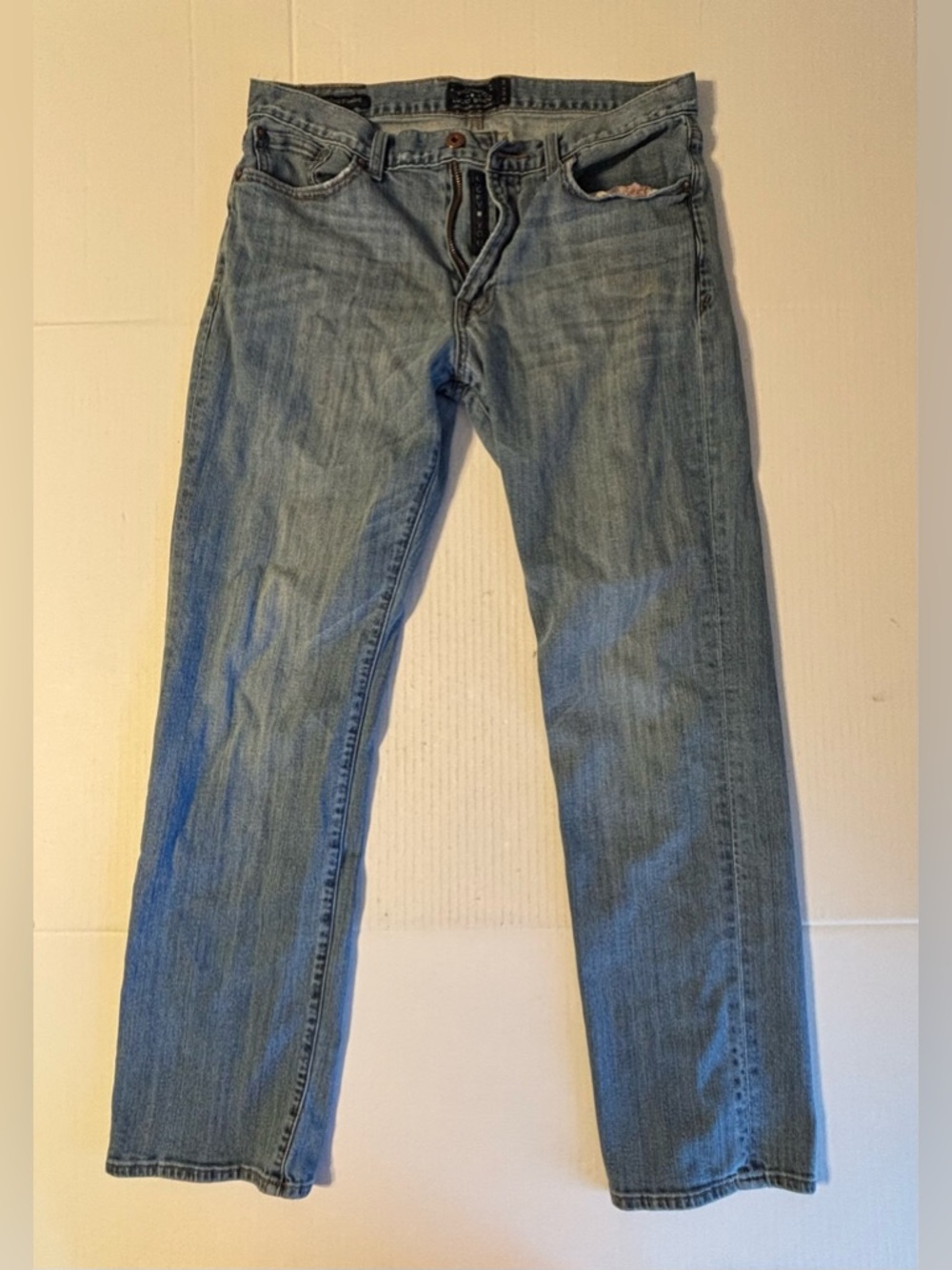 Lucky Brand 363 Vintage Straight Leg Distressed Medium Wash Men's Jeans 32/32